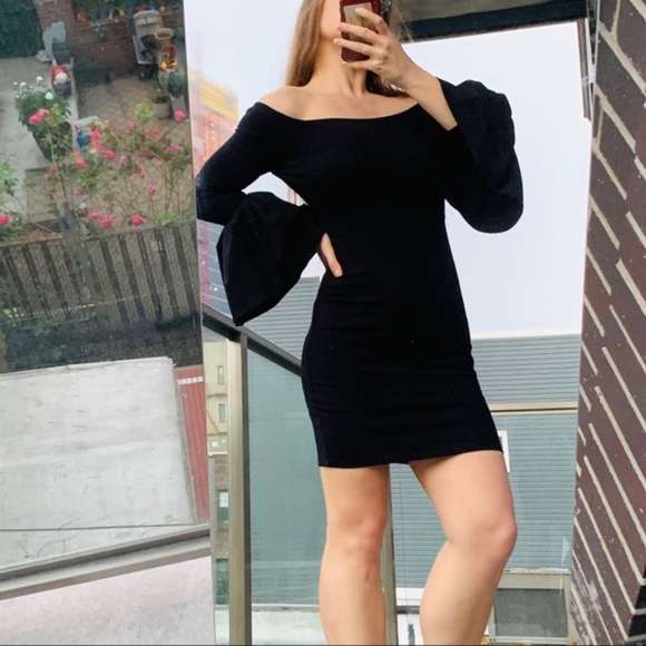 Gianni Bini Off Cold Shoulders Bell Sleeves Dress - Picture 11 of 16